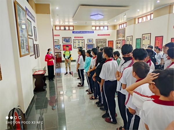 Hoc tap ngoai NT24.jpg